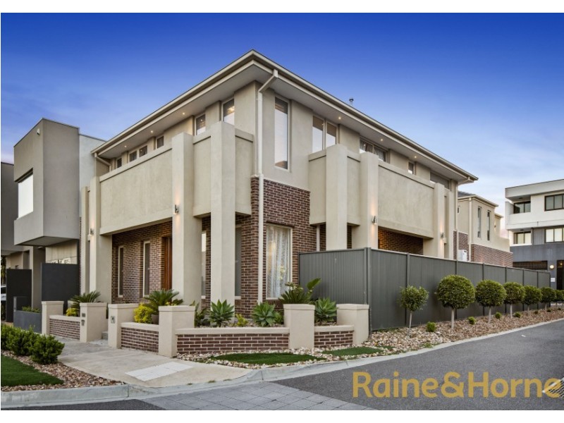 17 Bay Street, Caroline Springs VIC 3023