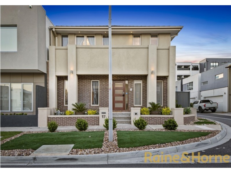 17 Bay Street, Caroline Springs VIC 3023