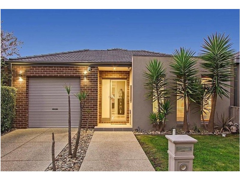 7 Garnet Way, Taylors Hill VIC 3037