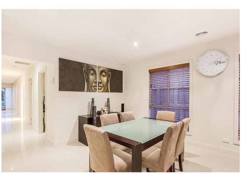 7 Garnet Way, Taylors Hill VIC 3037