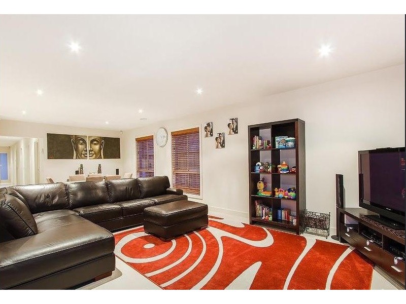 7 Garnet Way, Taylors Hill VIC 3037