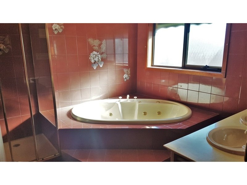 43 Wanaka Drive, Keilor Downs VIC 3038