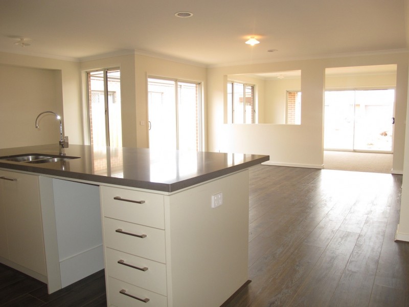 12 Gild Street (AINTREE), Rockbank VIC 3335