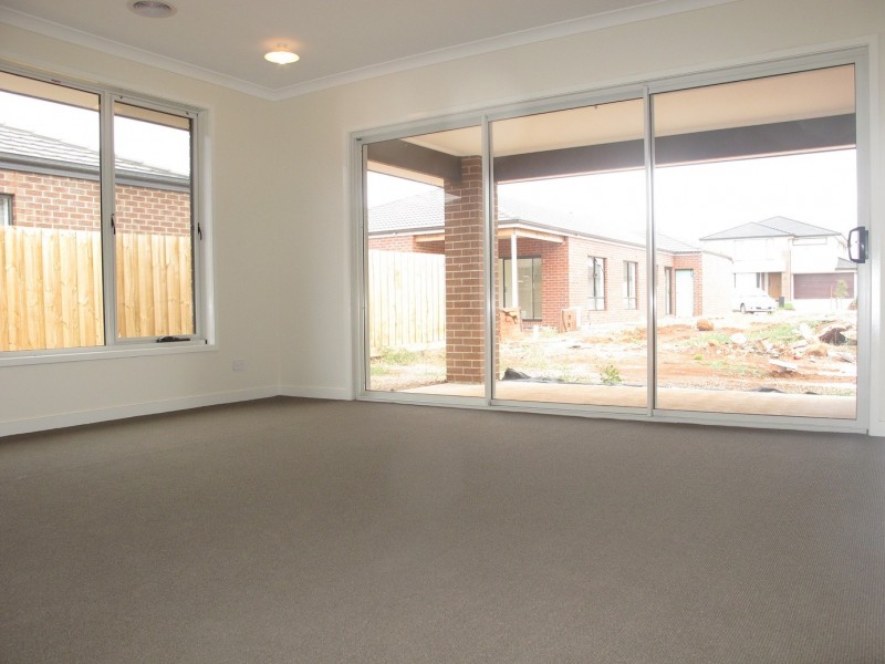 12 Gild Street (AINTREE), Rockbank VIC 3335