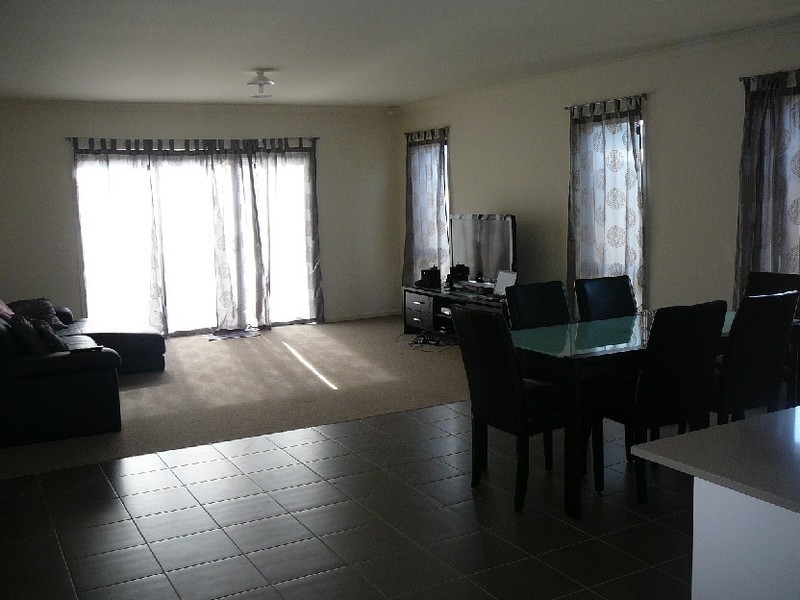 55 Manny Paul Cct, Burnside Heights VIC 3023