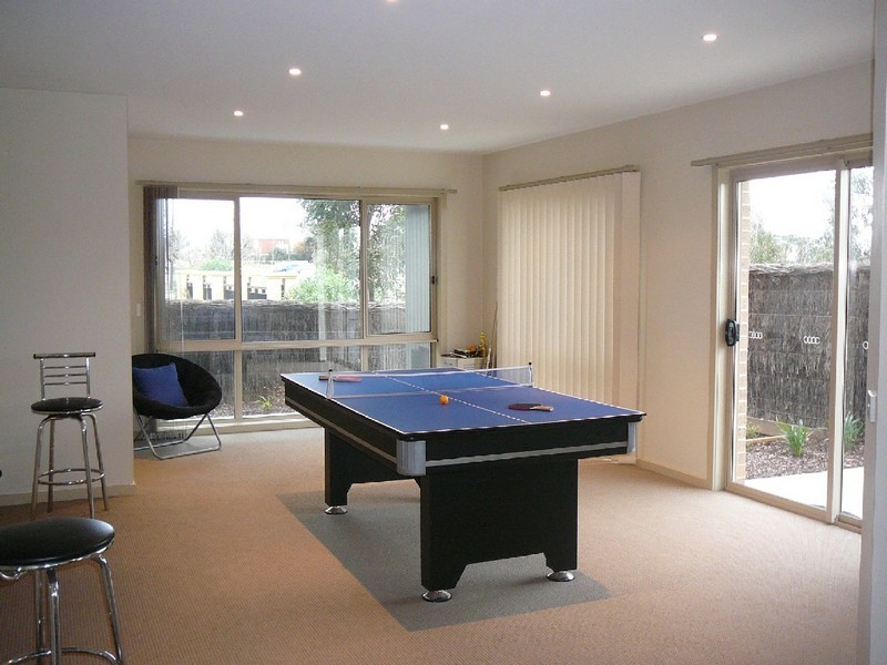 11/17-21 COBAW Cct, Caroline Springs VIC 3023