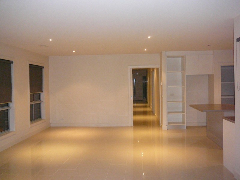 1 Garnet Way, Taylors Hill VIC 3037