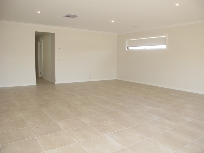42 Showman Drive, Diggers Rest VIC 3427