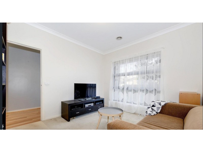 1 Eloura Circuit, Taylors Hill VIC 3037