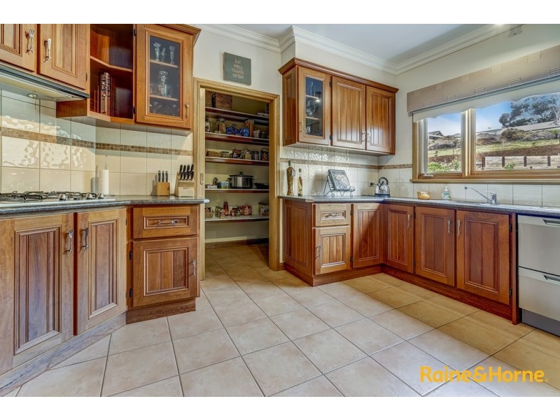 65 Emu Road, Sunbury VIC 3429