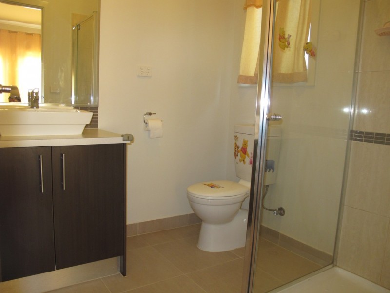 24 Westerfolds Terrace, Caroline Springs VIC 3023