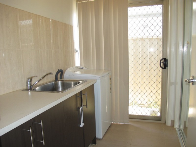 24 Westerfolds Terrace, Caroline Springs VIC 3023