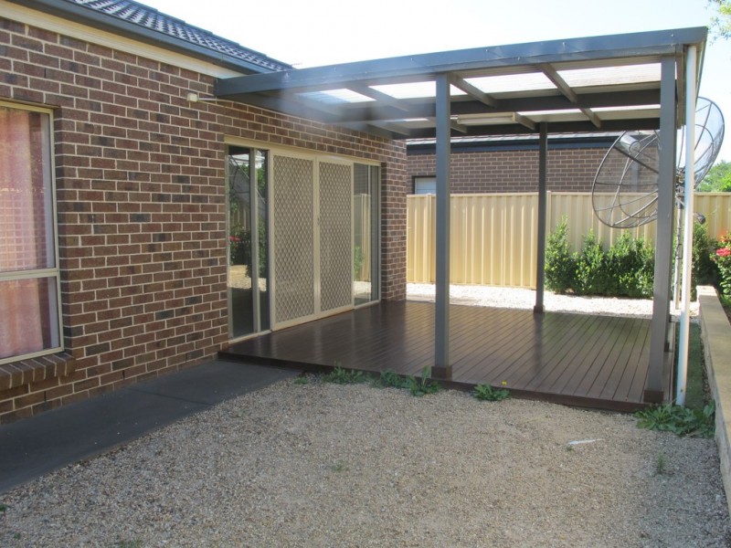 24 Westerfolds Terrace, Caroline Springs VIC 3023