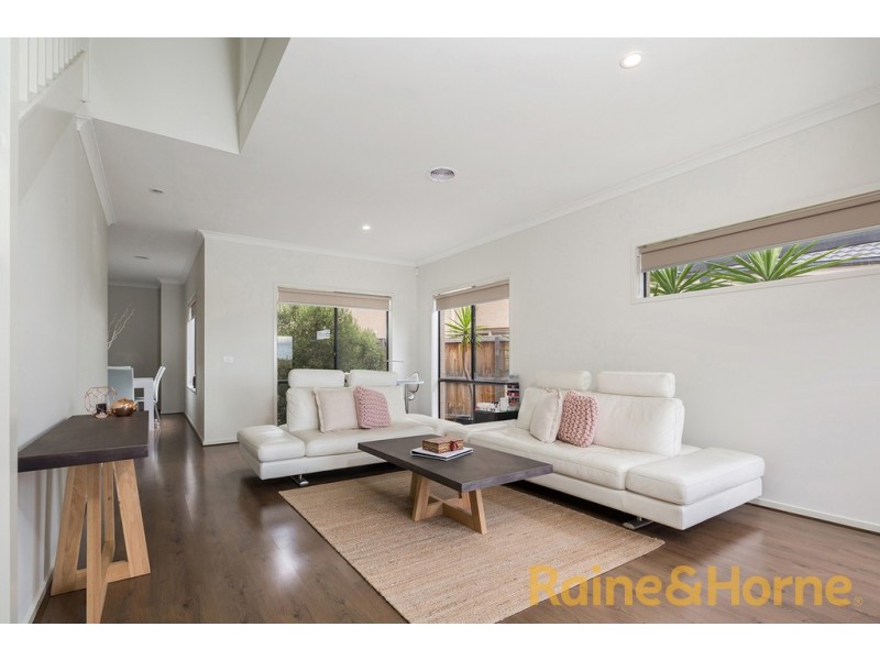 49 RIVIERA DRIVE, Hillside VIC 3037