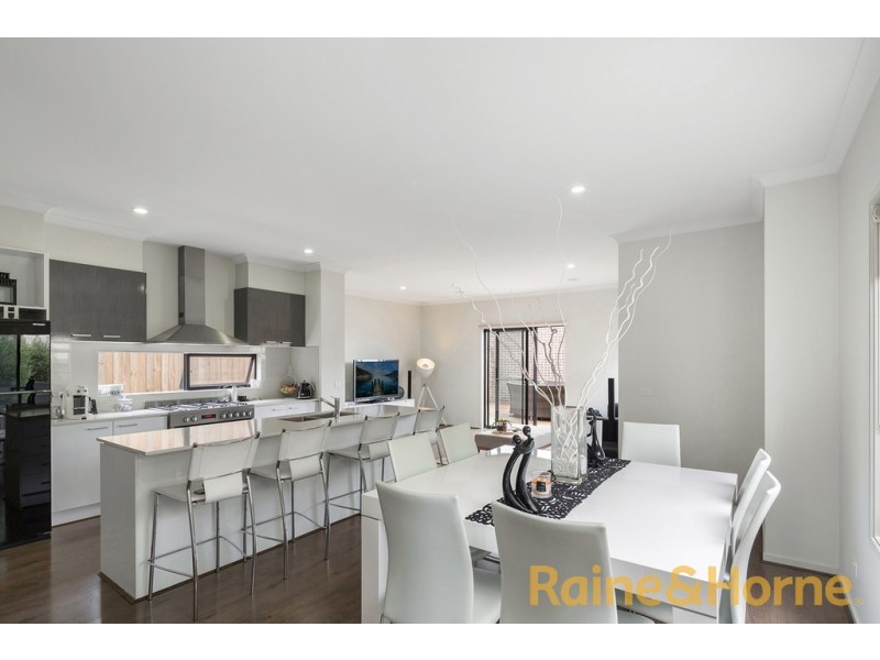 49 RIVIERA DRIVE, Hillside VIC 3037