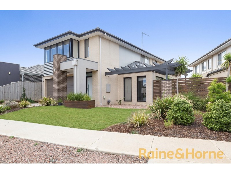 49 RIVIERA DRIVE, Hillside VIC 3037