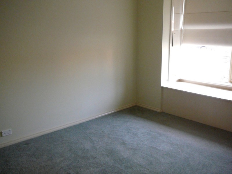 28 CLELAND WAY, Caroline Springs VIC 3023