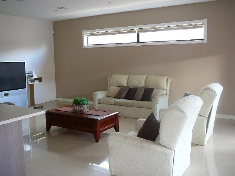 9 Braeside walk, Caroline Springs VIC 3023