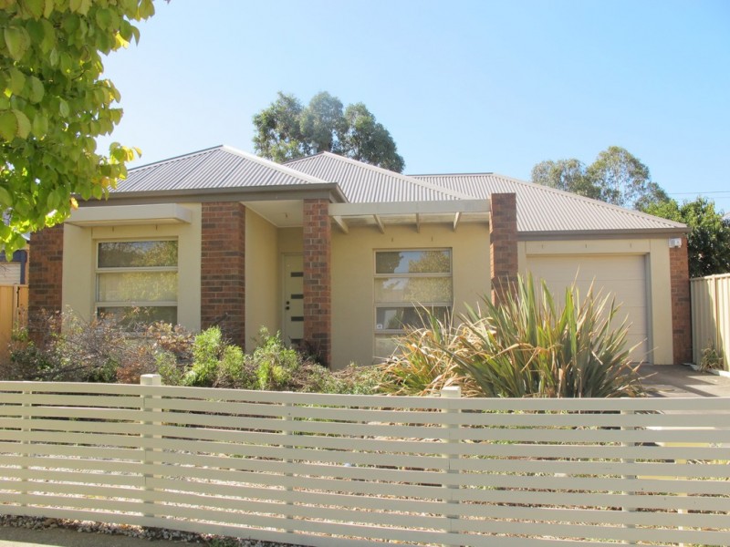 23 Cranwell Square, Caroline Springs VIC 3023