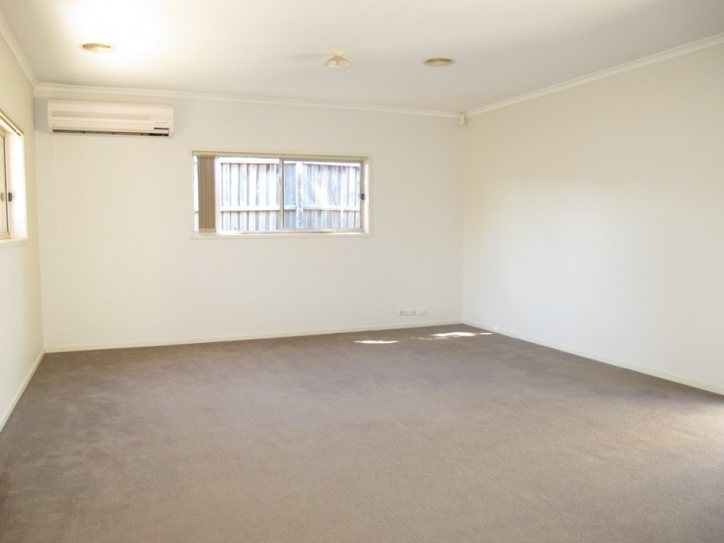 23 Cranwell Square, Caroline Springs VIC 3023