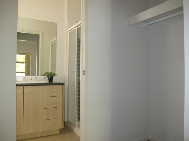 23 Cranwell Square, Caroline Springs VIC 3023