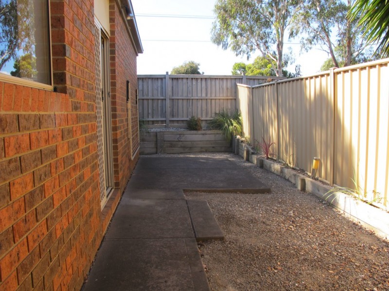 23 Cranwell Square, Caroline Springs VIC 3023