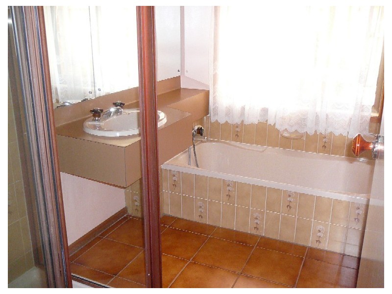 72 DRISCOLLS ROAD, Kealba VIC 3021