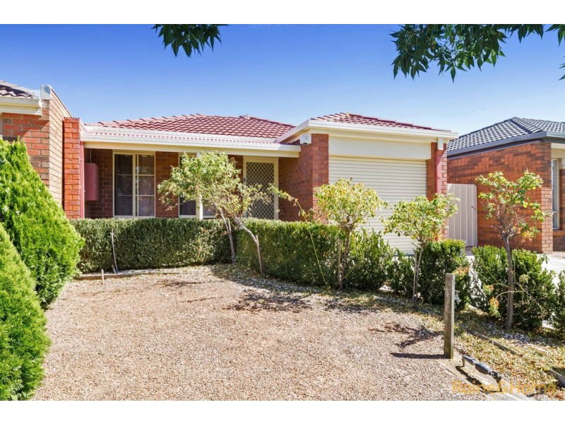 4 WOODBRIDGE PLACE, Burnside VIC 3023