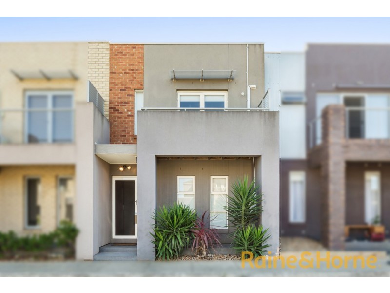 14 OLDIS CLOSE, Caroline Springs VIC 3023