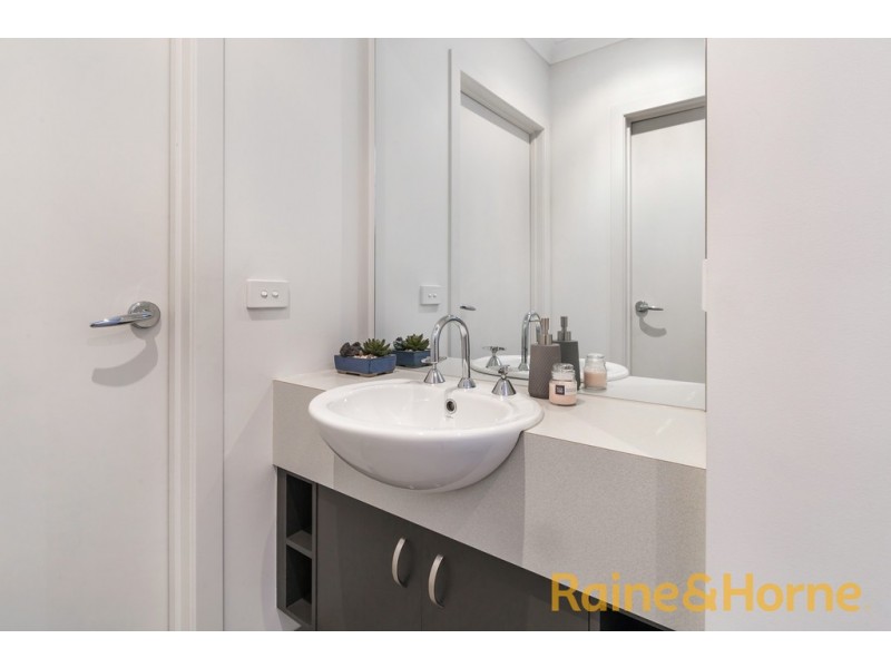 14 OLDIS CLOSE, Caroline Springs VIC 3023