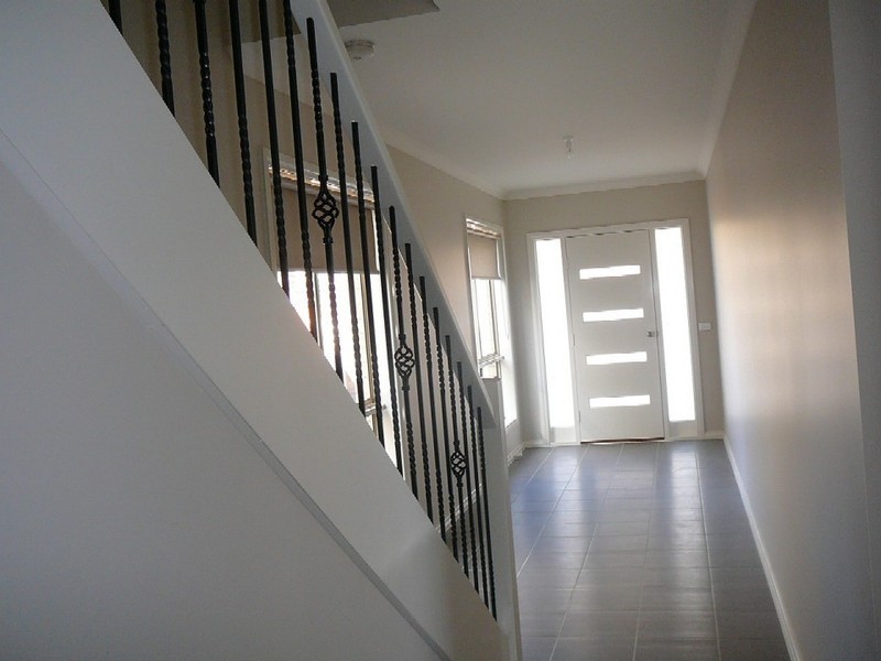 33 ARROYO PLACE, Caroline Springs VIC 3023