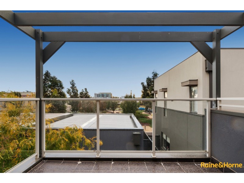 141 THE ESPLANADE, Caroline Springs VIC 3023