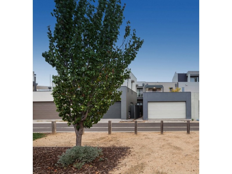 141 THE ESPLANADE, Caroline Springs VIC 3023