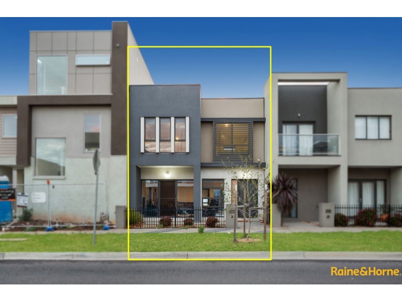 141 THE ESPLANADE, Caroline Springs VIC 3023