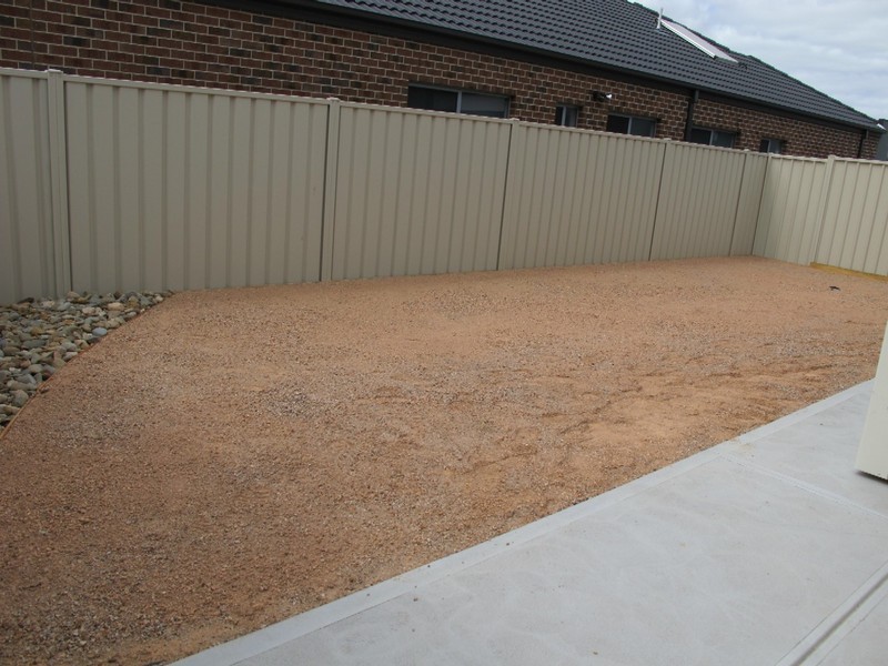 27 Daly Circuit, Caroline Springs VIC 3023