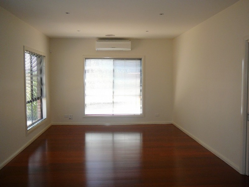 6 Ivan James Place, Caroline Springs VIC 3023