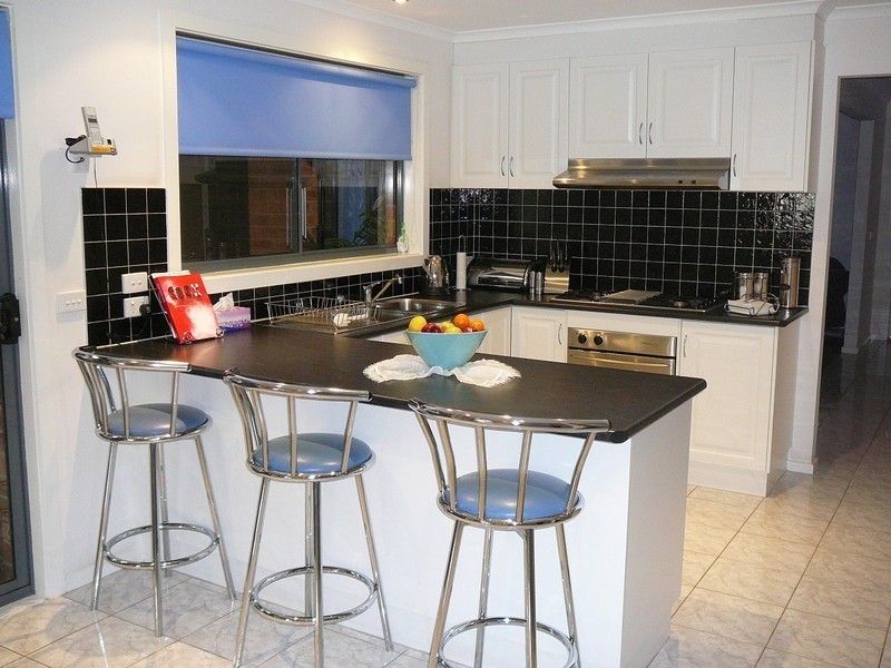 13 Nullarbor Place, Caroline Springs VIC 3023