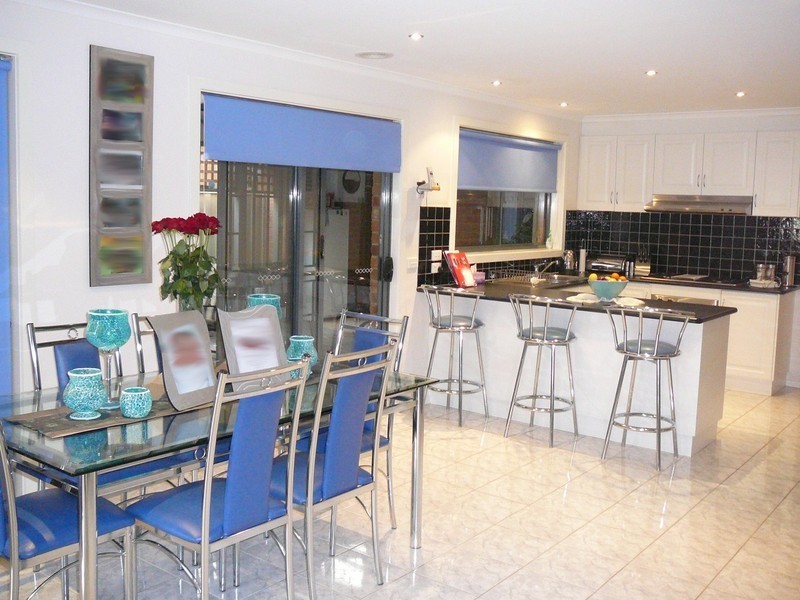 13 Nullarbor Place, Caroline Springs VIC 3023