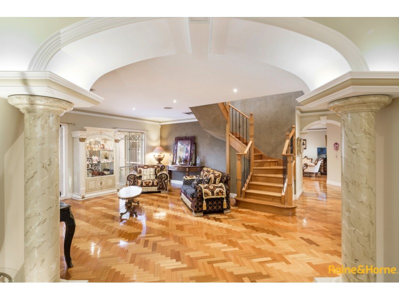 6 PARRAMATTA COURT, Caroline Springs VIC 3023