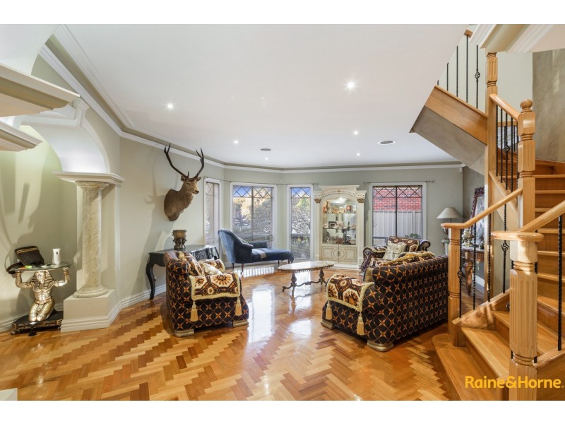 6 PARRAMATTA COURT, Caroline Springs VIC 3023