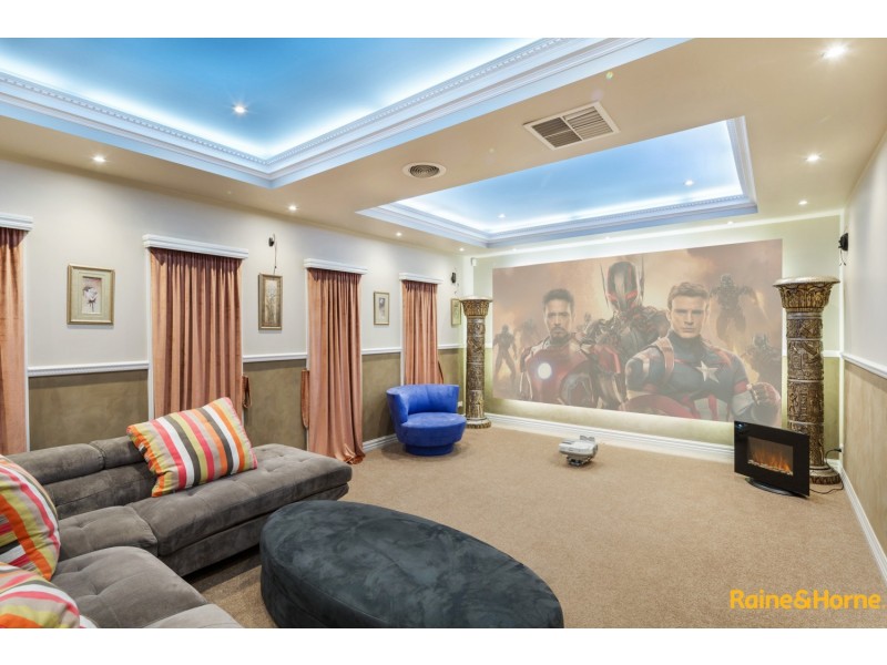 6 PARRAMATTA COURT, Caroline Springs VIC 3023