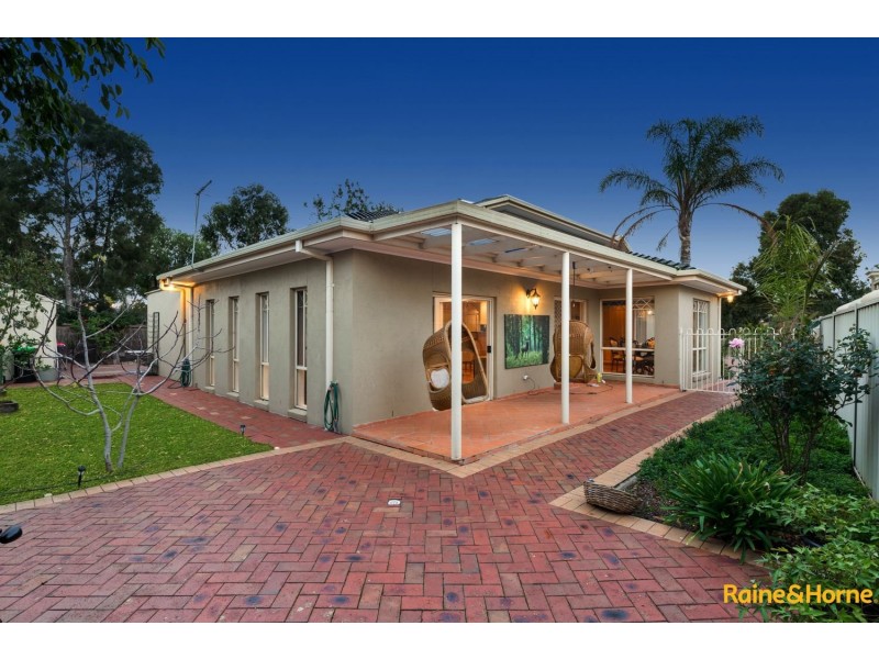 6 PARRAMATTA COURT, Caroline Springs VIC 3023