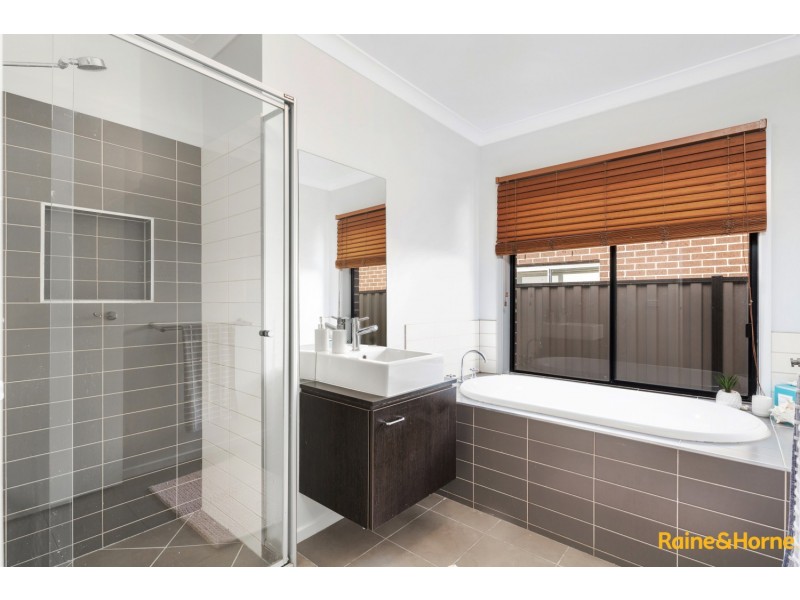 15 SCALES LANE, Burnside Heights VIC 3023