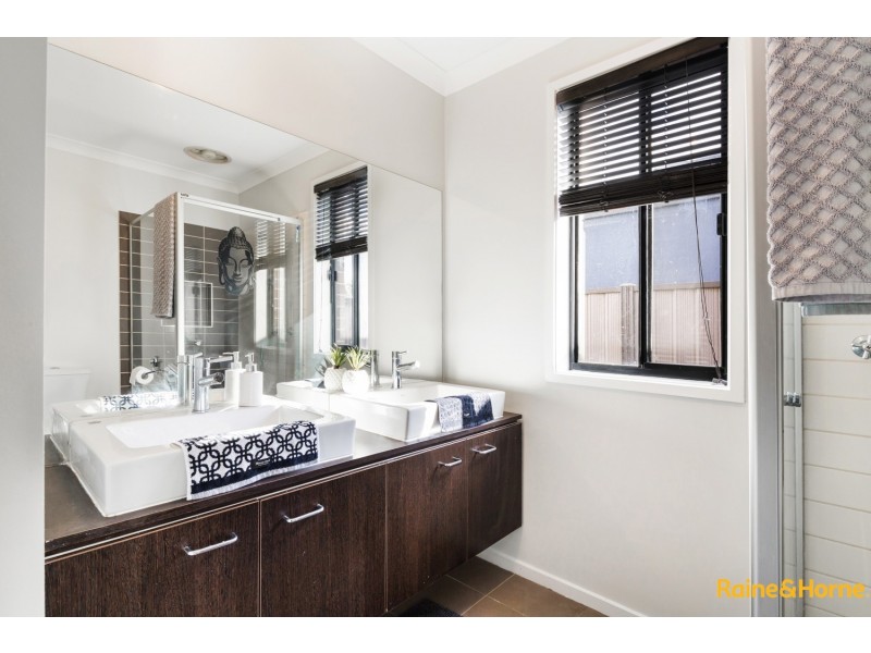 15 SCALES LANE, Burnside Heights VIC 3023