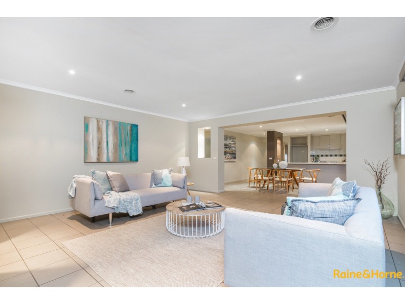 26 PILBARA AVENUE, Burnside VIC 3023