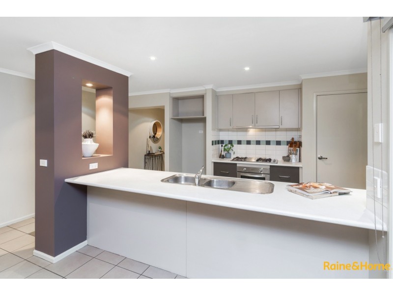 26 PILBARA AVENUE, Burnside VIC 3023