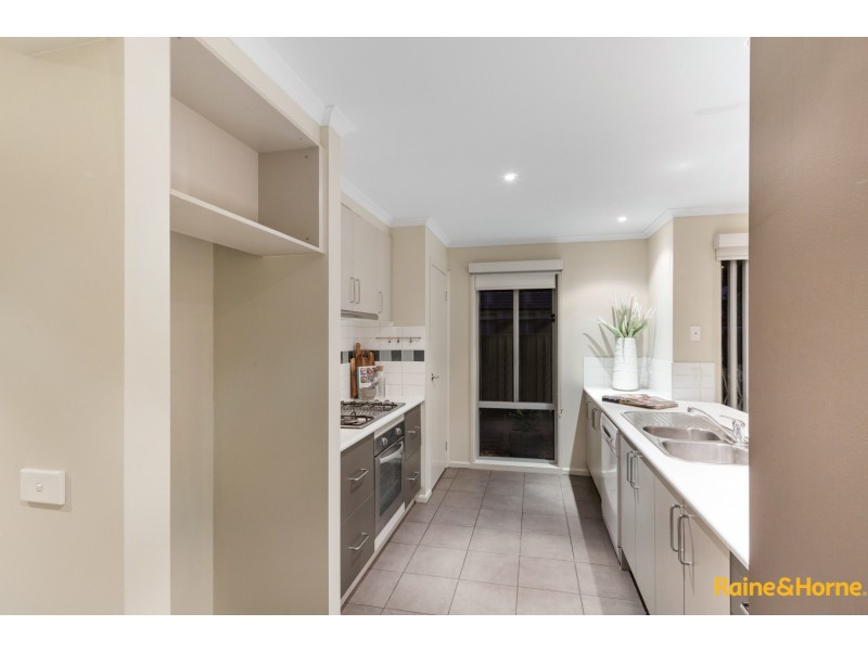 26 PILBARA AVENUE, Burnside VIC 3023