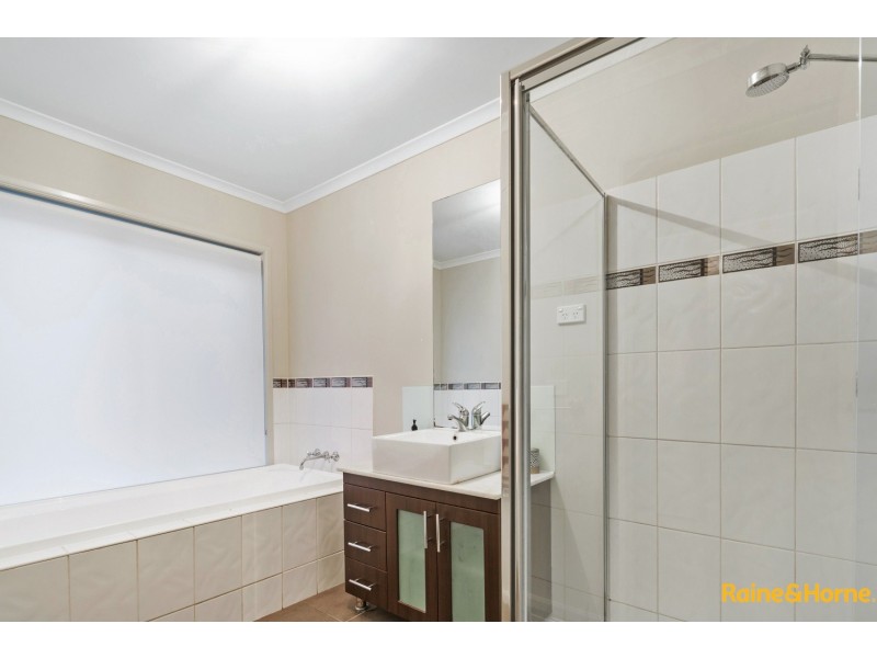 26 PILBARA AVENUE, Burnside VIC 3023