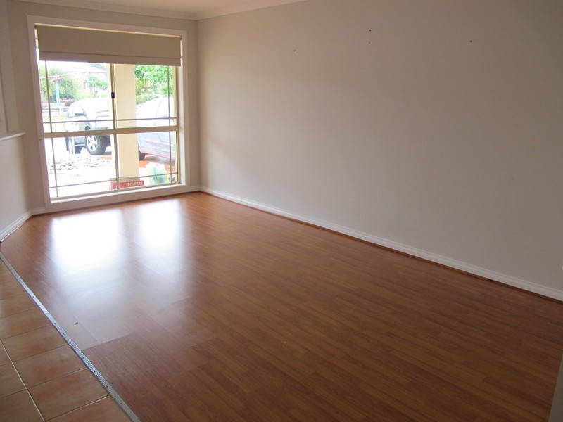 3 Cobblestone Green, Caroline Springs VIC 3023