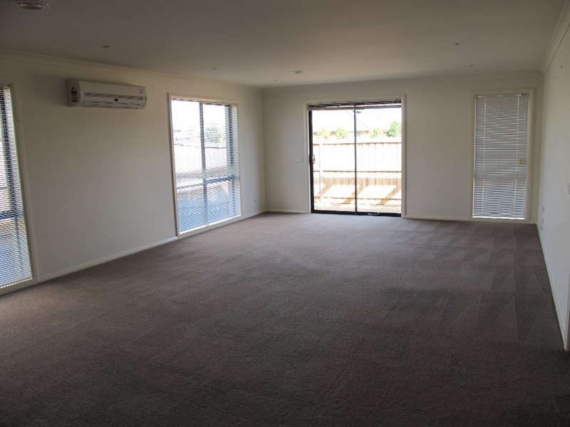 11 Giverny Close, Burnside Heights VIC 3023